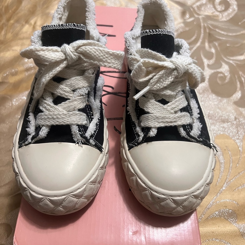 BEIER FREYED CANVAS “Melted Sole” Sneakers size 38- 7 1/2 US